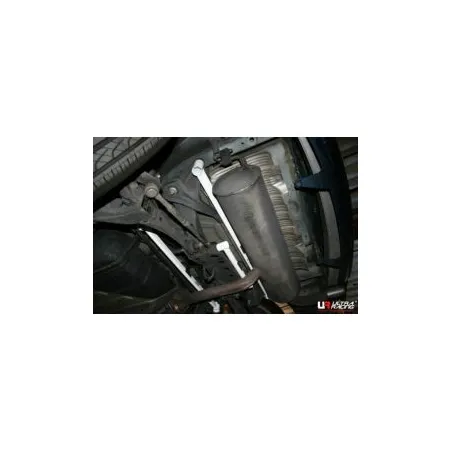 Rozpórka tylna dolna (Rear Lower Bar) (2469) Ultra Racing Scion TC (AT10) 2.4 2WD 05-10