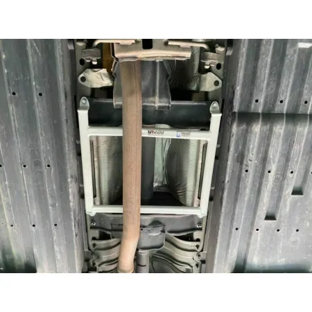 Rozpórka środkowa (Mid Lower Brace) (2851) Ultra Racing Mazda CX-7 2.3 4WD 06-12