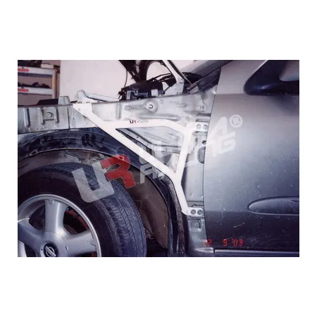 Rozpórka przedniego kielicha (Fender Brackets) Ultra Racing Nissan Almera 00-05 N16 /Sunny 95-99 B14