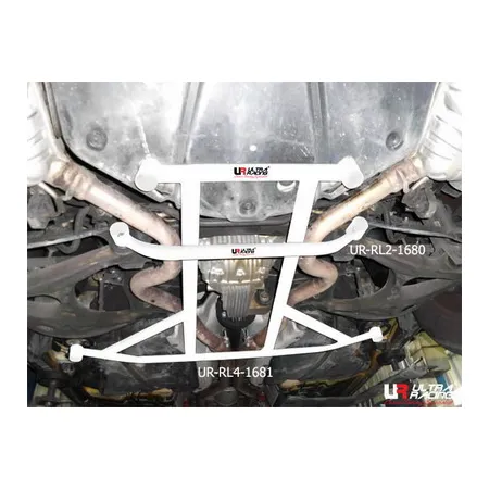 Rozpórka tylna dolna (Rear Lower Tiebar) Ultra Racing Mercedes R-Class W251/W350 07+ 3.5