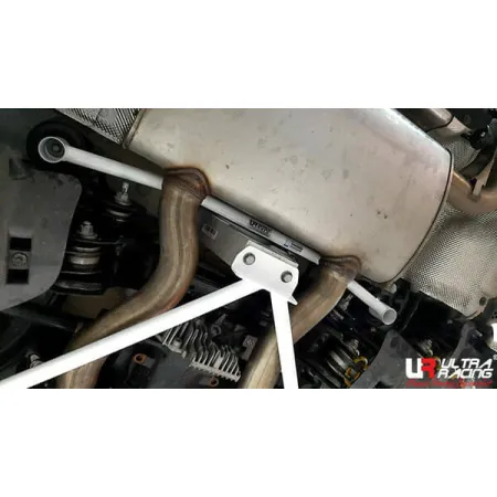 Rozpórka tylna dolna (Rear Lower Bar) (4004) Ultra Racing BMW G02 (X4) 3.0T 4WD 18+