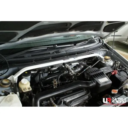 Rozpórka przednia (Front Upper Strut Bar)(060) Ultra Racing Perodua Kelisa (L700) 1.0/850 2WD 01-07
