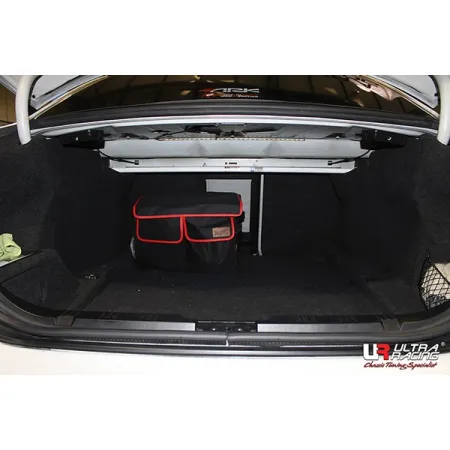 Rozpórka tylna górna (Rear Upper Strut Bar) Ultra Racing BMW M5 E60 05-10