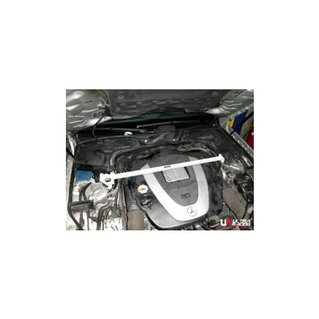 Rozpórka przednia (Front Upper Strut Bar)Ultra Racing Mercedes E-Class 03-06 W211