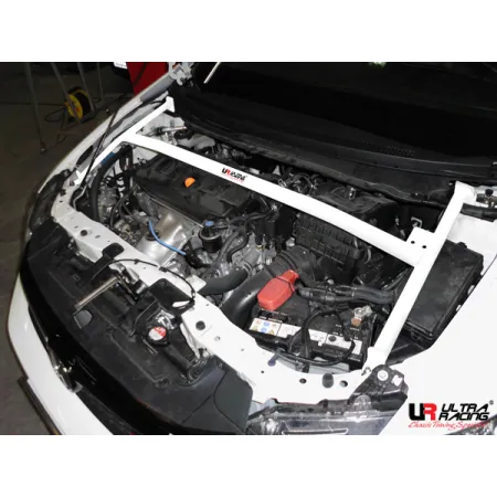 Rozpórka przednia (Front Upper Strut Bar)Ultra Racing Honda Civic FB/Coupe 10+ USA