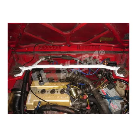 Rozpórka przednia (Front Upper Strut Bar)Ultra Racing Daihatsu Charade G11 83-85