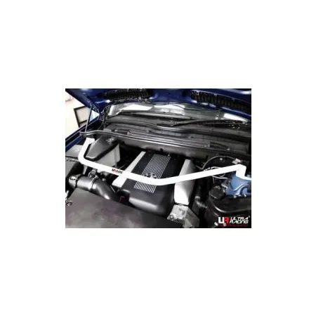 Rozpórka przednia (Front Upper Strut Bar)Ultra Racing BMW E53 X5 4.4 99-06