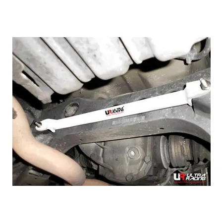 Rozpórka tylna dolna (Rear Lower Tiebar) Ultra Racing BMW 3 05+ E90 (320/325)