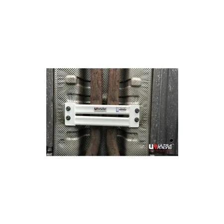 Rozpórka środkowa (Mid Lower Brace) 2183 Ultra Racing Hyundai Genesis Sedan 12+