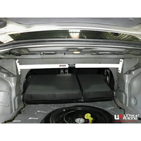 Rozpórka tylna (Rear Strutbar) Ultra Racing Volvo S40 2.4 07-12 Facelift