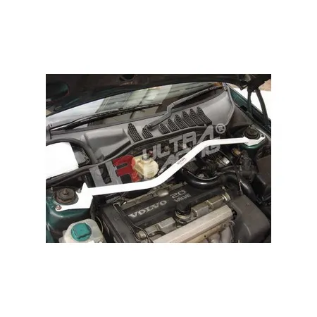 Rozpórka przednia (Front Upper Strut Bar)Ultra Racing Volvo 850 Turbo 4D/Wagon OBD-2