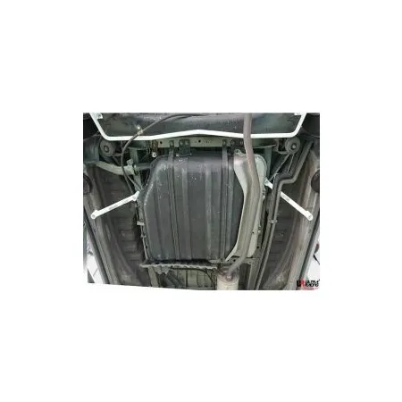 Rozpórka tylna dolna (Rear Lower Bar) (462P) Ultra Racing Toyota Alphard (AH10) 2.4/3.0 2WD 02-08