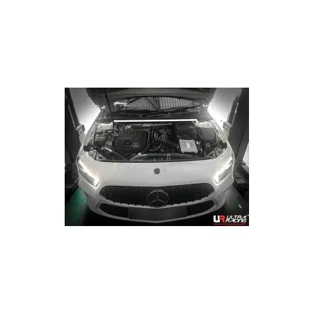 Rozpórka przednia (Front Upper Strut Bar)(4113) Ultra Racing Mercedes V177 A200/A250 1.3/2.0T 2WD Sedan 18+