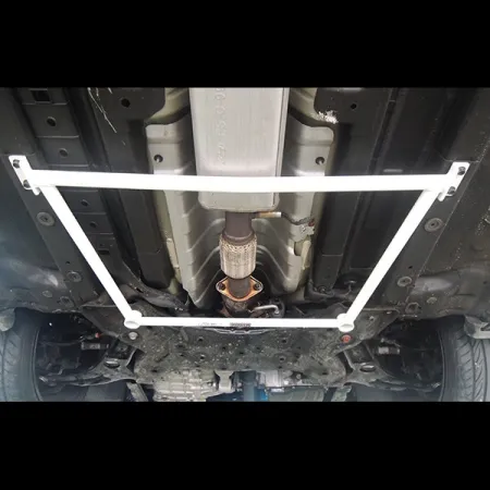 Rozpórka środkowa (Mid Lower Brace) 2111 Ultra Racing Hyundai Veloster 11+