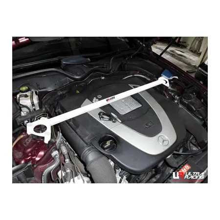 Rozpórka przednia (Front Upper Strut Bar)Ultra Racing Mercedes CLS 350 W219 04-10