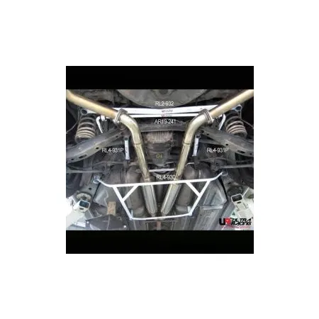 Rozpórka tylna dolna (Rear Lower Brace) 930 Ultra Racing Lexus GS400 98-00
