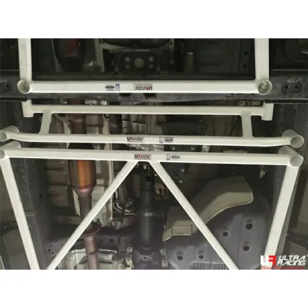 Rozpórka środkowa (Mid Lower Brace) (3907) Ultra Racing Toyota Fortuner (AN150) 2.4D/2.7 4WD 15+