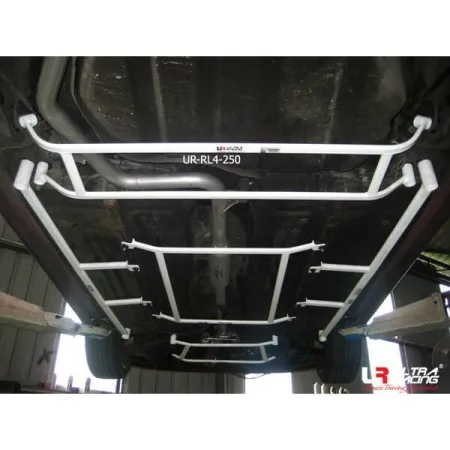 Rozpórka tylna dolna (Rear Lower Bar) (250) Ultra Racing Hyundai Maxcruz (DM) 2.0D/2.2D 13+/Santa Fe 2.4 13-18 4WD