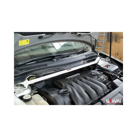 Rozpórka przednia (Front Upper Strut Bar)1410 Ultra Racing Volvo S40 95-04