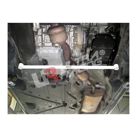 Rozpórka przednia dolna (Front Lower Tiebar) Ultra Racing Mercedes A (W169) / B (W245)