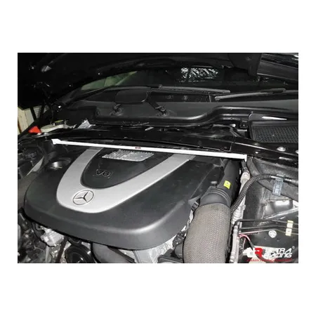 Rozpórka przednia (Front Upper Strut) Ultra Racing Mercedes R-Class W251/W350 07+ 3.5