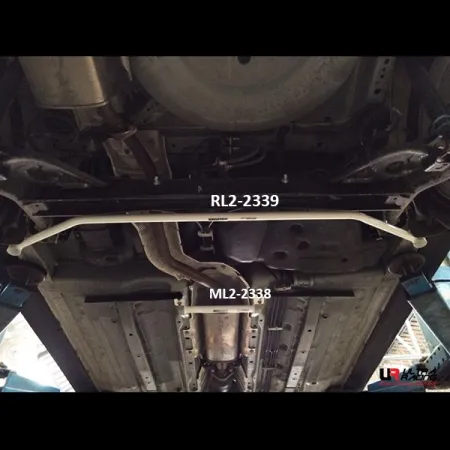 Rozpórka tylna dolna (Rear Lower Bar) 2339 Ultra Racing Nissan Juke 10+