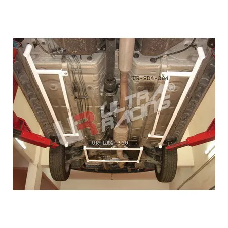 Rozpórka przednia dolna (Front Lower H-Brace) Ultra Racing Mitsubishi EVO 7/8/9