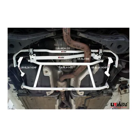 Rozpórka tylna dolna (Rear Lower Bar) 988 Ultra Racing VW Golf 5 R32 / 6 R36