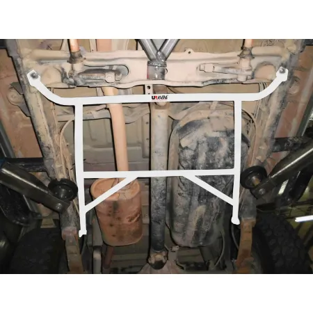 Rozpórka tylna dolna (Rear Lower Bar) (2599) Ultra Racing Mitsubishi Storm L200 3.0 4WD 96-06