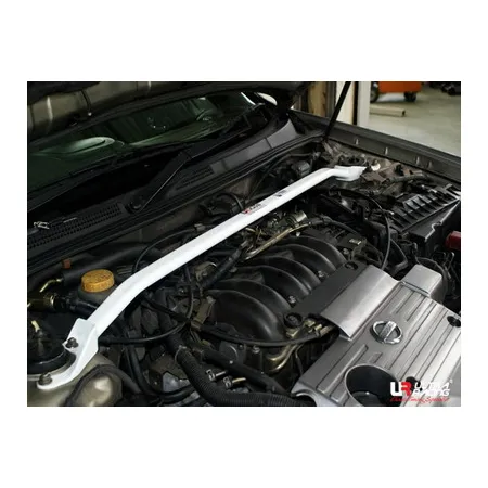Rozpórka przednia (Front Upper Strut Bar)Ultra Racing Nissan Cefiro 98-03 A33