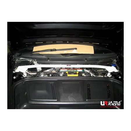 Rozpórka przednia (Front Upper Strut Bar)1504 Ultra Racing Porsche 911 997 05-12 3.6