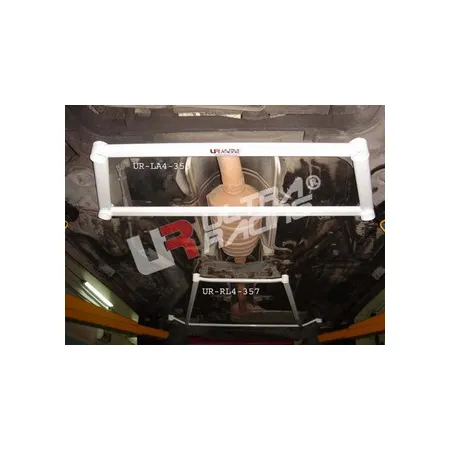 Rozpórka przednia dolna (Front Lower Brace) Ultra Racing Volvo 850 Turbo 4D/Wagon