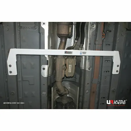 Rozpórka środkowa (Mid Lower Brace) (3556) Ultra Racing Hyundai Ioniq/Kia Niro 1.6 2WD 17+