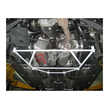 Rozpórka tylna dolna (Rear Lower Brace) 670 Ultra Racing for Lexus IS250/350/IS F 05-09