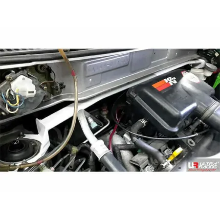 Rozpórka przednia (Front Upper Strut Bar)(816) Ultra Racing Suzuki Solio 1.3 2WD 03-08