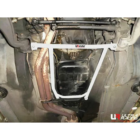 Rozpórka przednia dolna (Front Lower Bar) Ultra Racing Mercedes E-Class 3.0 W124 85-96