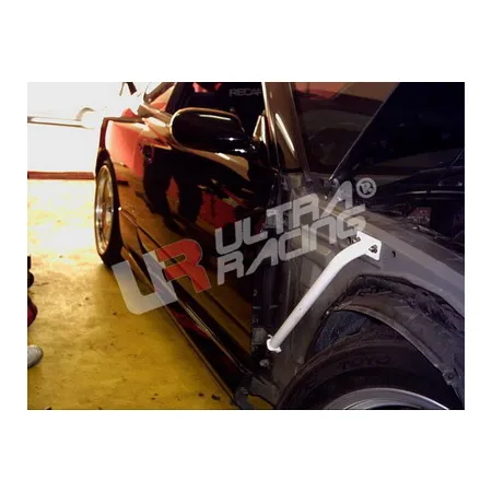 Rozpórka przedniego kielicha (Fender Brackets) Ultra Racing Nissan S15 99-02