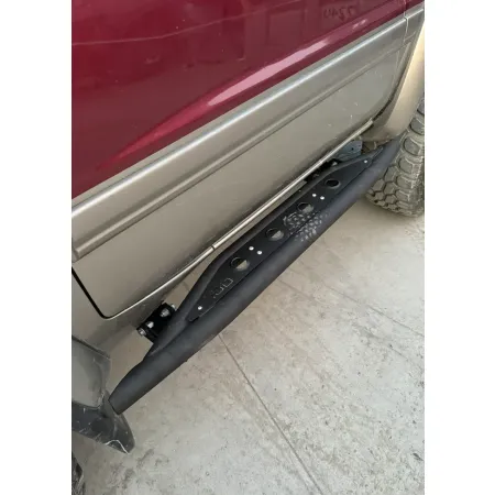 Progi stalowe IOD Performance Nissan Patrol Y60 / Y61 SWB rama IOD