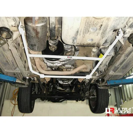 Rozpórka środkowa (Mid Lower Brace) (2583) Ultra Racing Land Rover Range Rover (LP) (P38A) 4.6 V8 4WD 94-01