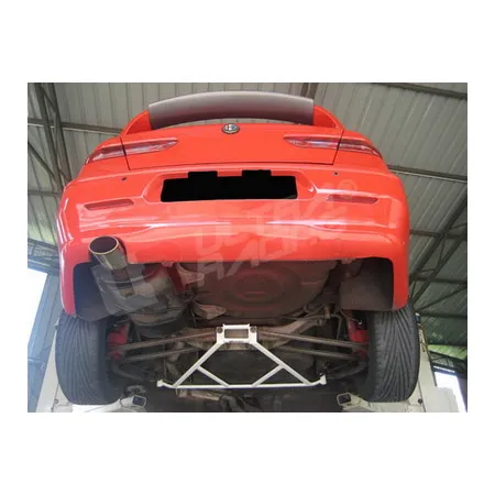 Rozpórka tylna (Rear Member Brace) 935 Ultra Racing Alfa Romeo 156