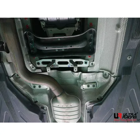 Rozpórka środkowa (Mid Lower Brace) (3419) Ultra Racing Mercedes C205 C250/300 (Coupe) 2.0T 15-21/E300 3.0T 16+/C200 2.0 14-21 2WD