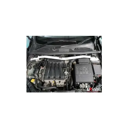 Rozpórka przednia (Front Upper Strut Bar)(2238) Ultra Racing Renault Fluence 2.0 2WD 09+/Samsung SM3 1.6 09-12