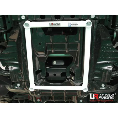 Rozpórka przednia dolna (Front Lower Brace) (3358) Ultra Racing Toyota Fortuner (AN150) 2.4D/2.7/2.8D 2WD/4WD 15+