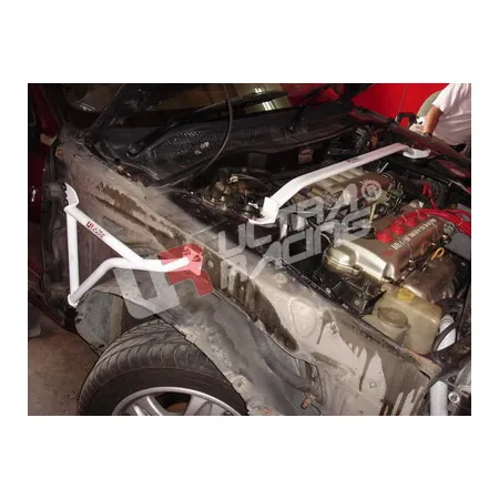 Rozpórka przedniego kielicha (Fender Brackets) Ultra Racing Nissan Sunny 91-94 B13