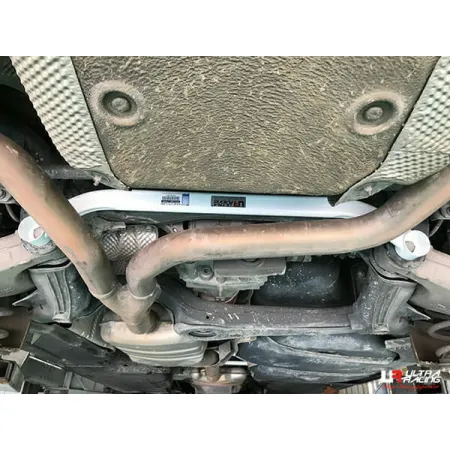 Rozpórka tylna dolna (Rear Lower Bar) (3018) Ultra Racing Audi Q5 (TYP 8R) 2.0 TFSI 09-17/SQ5 3.0 TDI 13-17 4WD