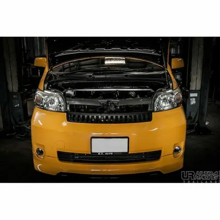 Rozpórka przednia (Front Upper Strut Bar)(2819) Ultra Racing Toyota Porte (AP10) 1.5 2WD 04-12