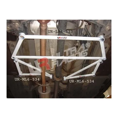 Rozpórka przednia dolna (Front Lower Brace) Ultra Racing Honda CRV 07+ 2WD