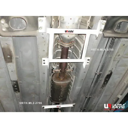 Rozpórka środkowa (Mid Lower Brace) (2796) Ultra Racing Nissan Altima/Teana (L33) 2.0/2.5 2WD 12-18