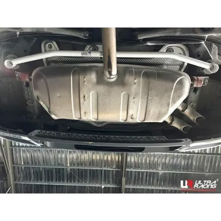 Rozpórka tylna dolna (Rear Lower Bar) (3867) Ultra Racing Volkswagen Tiguan 1.4 TSI 2WD/4WD 16+/Tiguan 2.0 TSI 16+