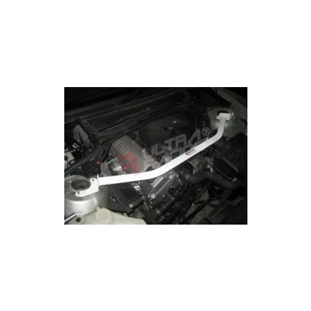 Rozpórka przednia (Front Upper Strut Bar)Ultra Racing BMW 3-Series E46 318 1.9 99-01